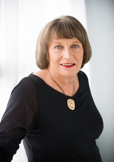 Lauraine Jacobs